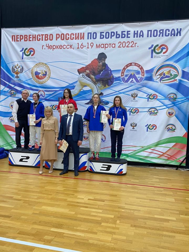Борцы из Алексеевского вернулись с множеством медалей первенства России