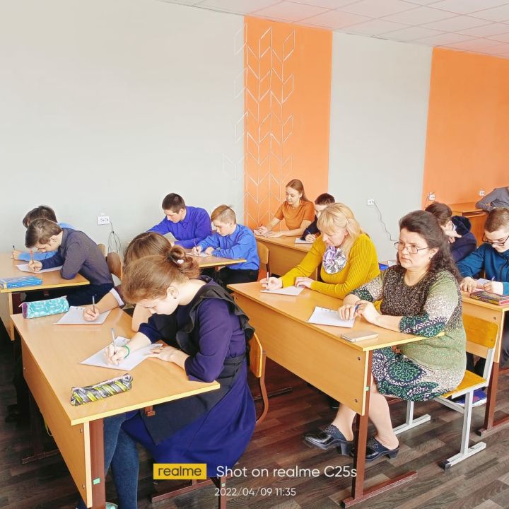 Алексеевские школьники присоединились к акции «тотальный диктант»