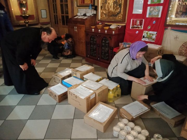 Верующие Алексеевского района собрали гуманитарную помощь для беженцев