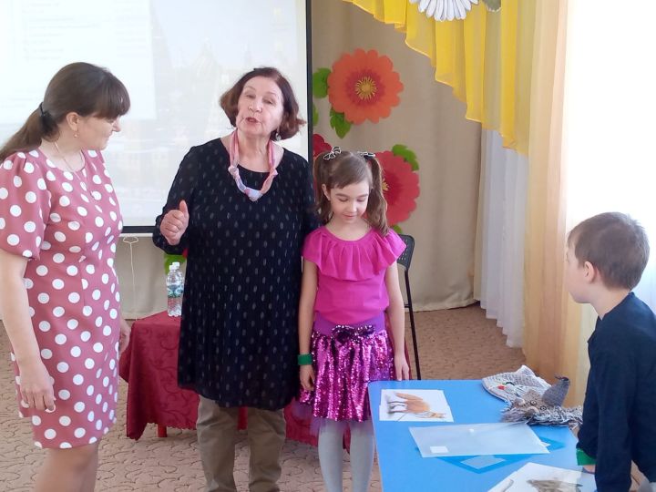 Воспитателей из Алексеевского научили общаться с детьми на двух языках