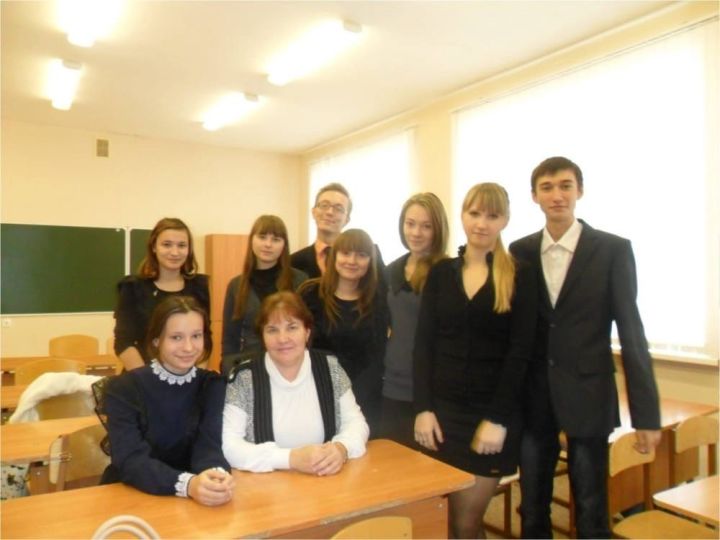 Коллеги первой школы райцентра поздравляют с юбилеем Ирину Скалову