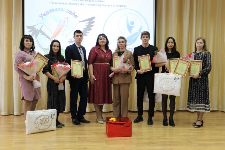 В Алексеевском районе наградили победителей и призёров муниципального этапа Всероссийского конкурса «Учитель года России в РТ в 2021/2022 году»
