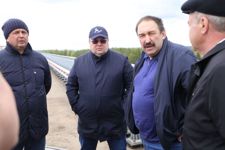 Алексей Песошин прибыл в Алексеевский район, чтобы оценить ход строительства автомобильной дороги "Алексеевское-Альметьевск"