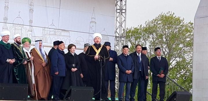 Видео: священнослужитель из Алексеевского района открыл конкурс чтецов Корана в Болгарах