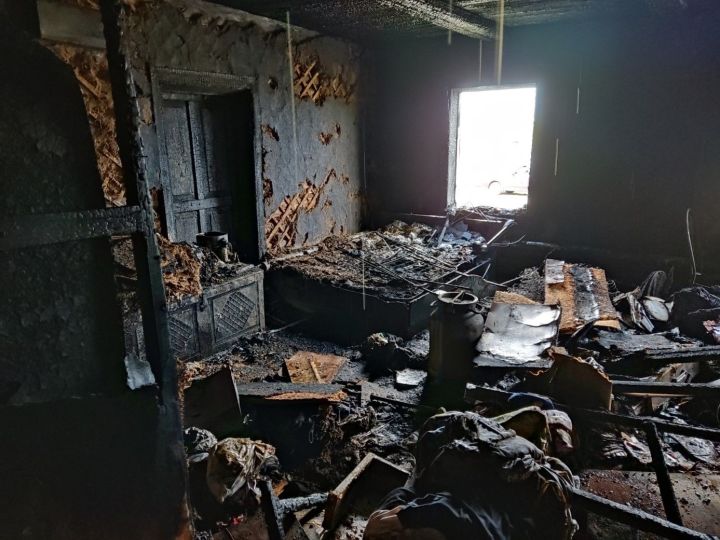В Билярске сгорел частный дом