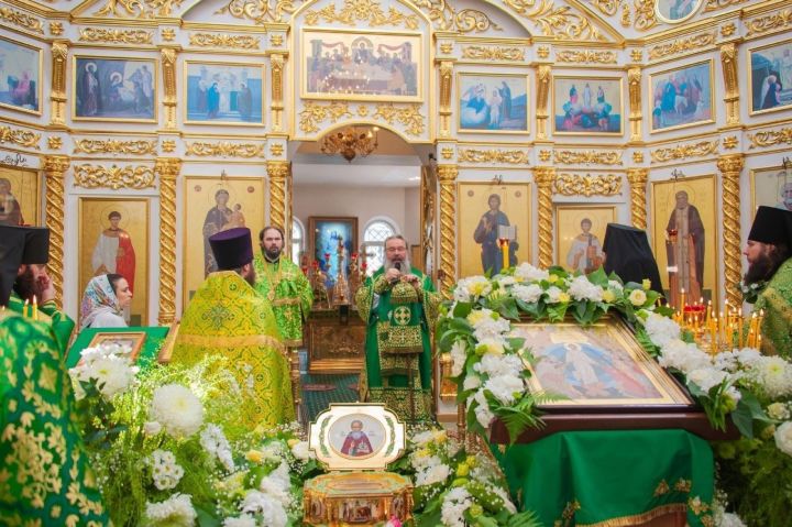Алексеевские паломники поклонились мощам преподобного Сергия Радонежского в Казани