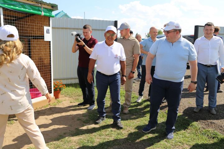 Татарстан Президенты Биләрдәге археологик казу урынында, эко-фермада һәм “Сәләт” форумында булды