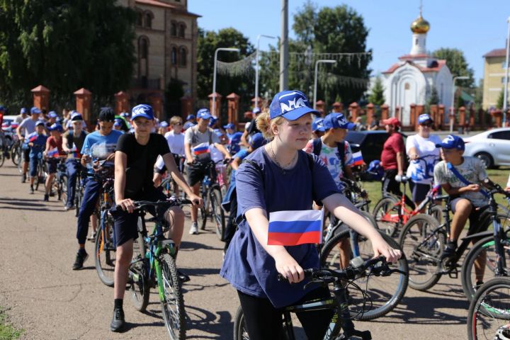 Россия флагы астында велойөреш
