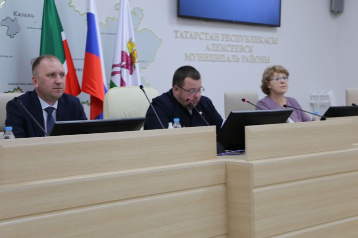 В Алексеевском состоялось 28 заседание Совета Алексеевского района