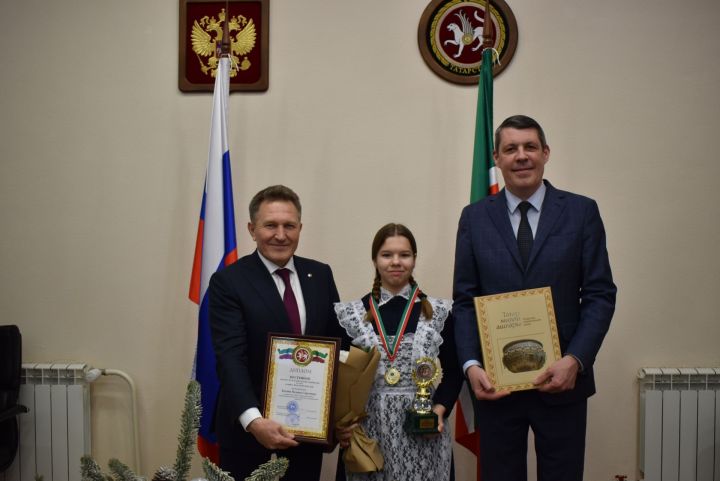 Ученица Куркульской школы стала призером олимпиады по защите прав потребителей