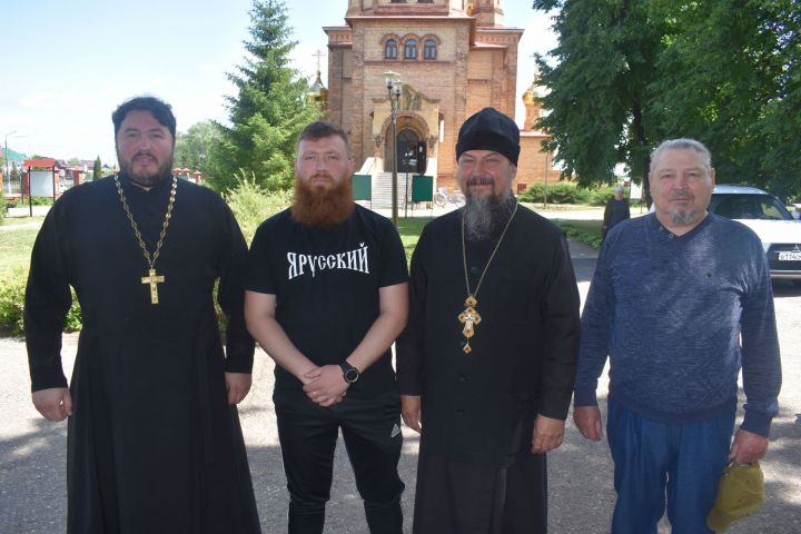 Мобилизованный алексеевец встретился со священниками и прихожанами храма Воскресения Христова