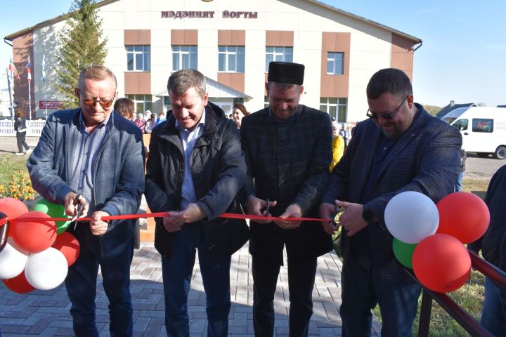 Новый современный магазин открылся в селе Степная Шентала благодаря программе «Сельский магазин»