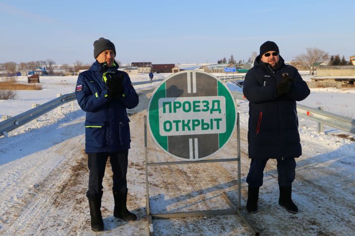 В Нижних Тиганах открыли мост после полной реконструкции