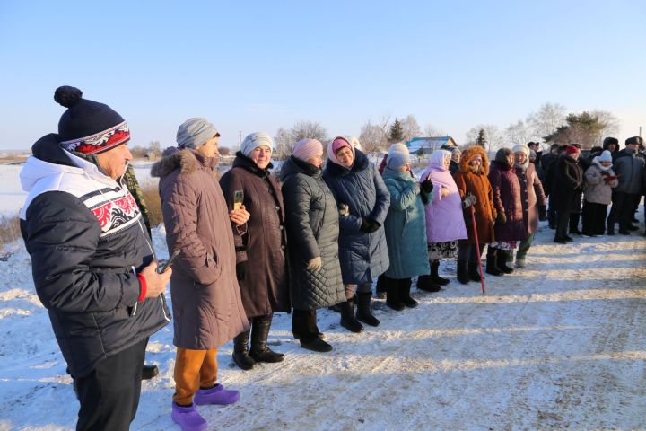 В Нижних Тиганах открыли мост после полной реконструкции