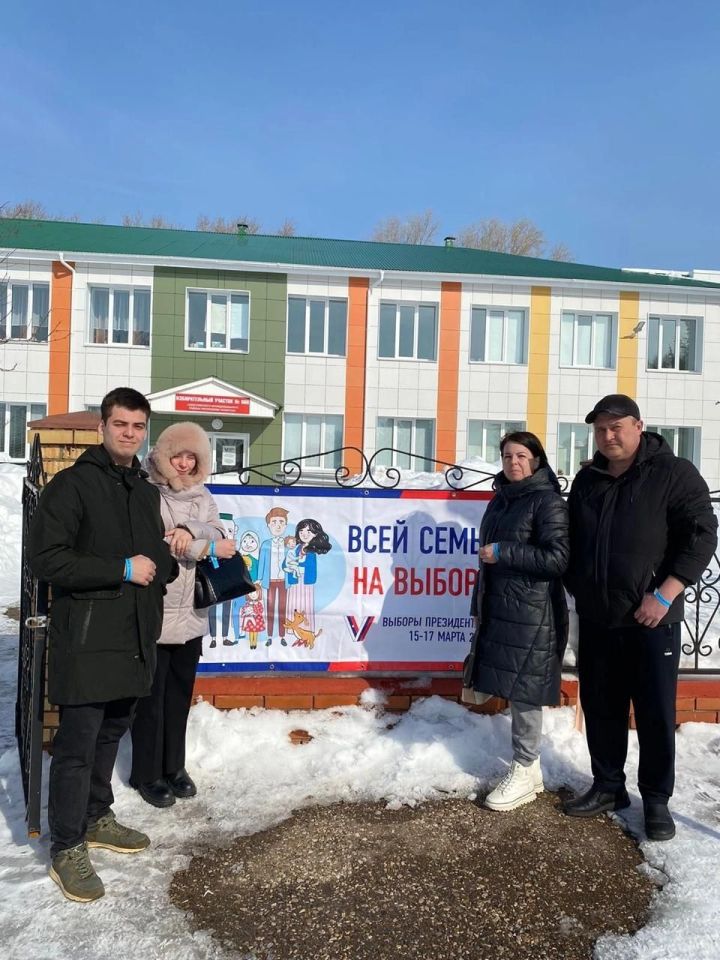 Жители Татарстана активно участвуют в республиканском конкурсе «Всей семьей на выборы!»