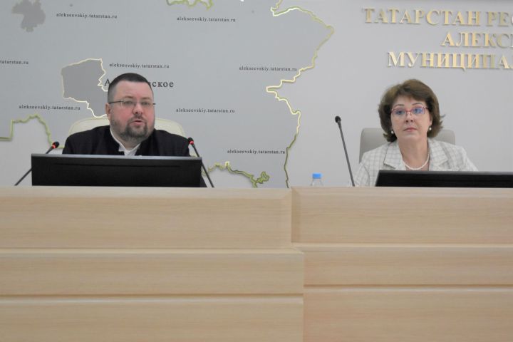 В Алексеевском прошло 33-е заседание Совета района