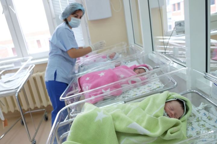 «Количество многодетных семей увеличилось в два раза»: какие выплаты предусмотрены для семей с детьми в Татарстане