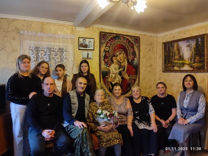 Ветеран труда из Алексеевского района отметила 90-летний юбилей