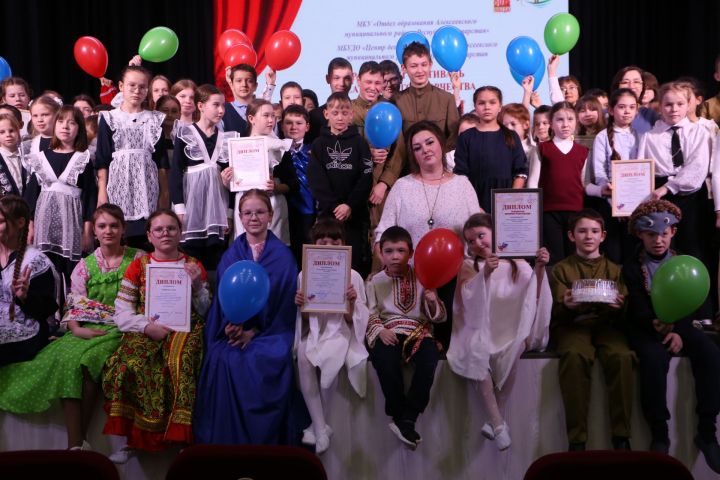 В Алексеевском состоялся фестиваль детского  творчества «Театральная ступенька»