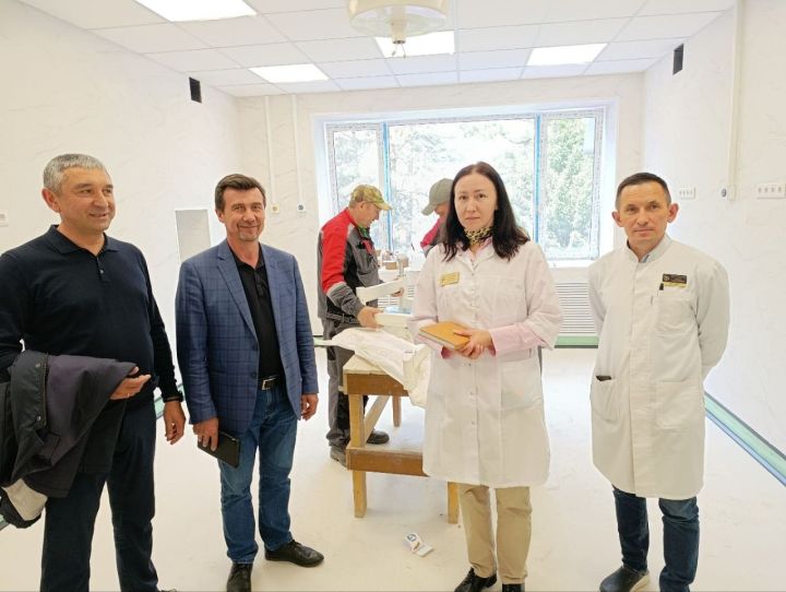 Контроль качества: капитальный ремонт в Алексеевской ЦРБ в фокусе внимания Минздрава РТ