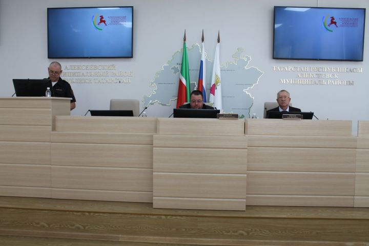Олег Морозов провёл приём граждан и посетил ключевые объекты Алексеевского района