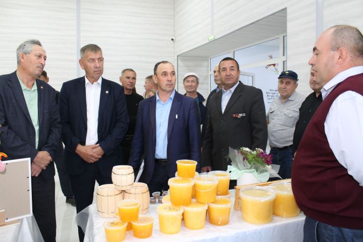 В Алексеевском районе обсудили перспективы и проблемы пчеловодства