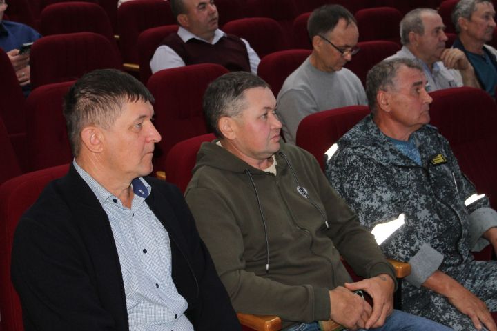 В Алексеевском районе обсудили перспективы и проблемы пчеловодства