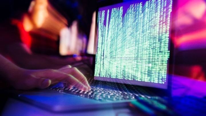 Онлайн-курс по кибербезопасности для взрослых: «Знание» научит педагогов и родителей защищать детей в сети