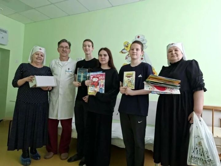 Добрая традиция: сестры милосердия посетили детское отделение Алексеевской ЦРБ