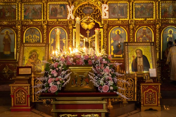 Свет Пасхи в Алексеевском: фоторепортаж из храма Воскресения Христова