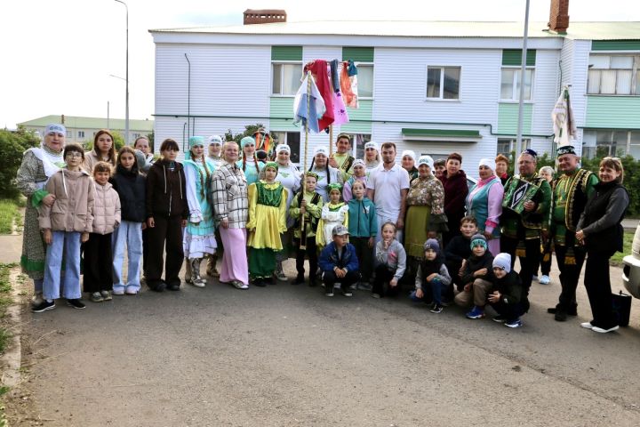 В Алексеевском прошел традиционный сбор подарков к Сабантую