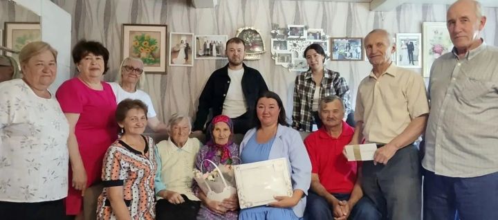 Её богатство — семья: семь внуков и четыре правнука поздравили ветерана с юбилеем