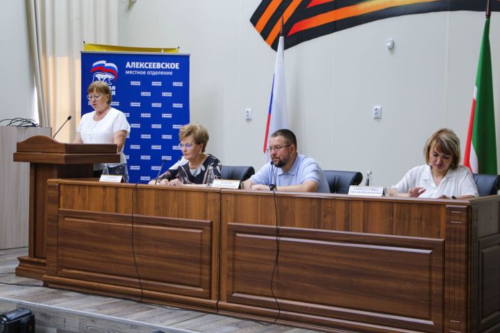 Алексеевский район стал площадкой проведения выездного заседания комиссии по реализации Народной программы