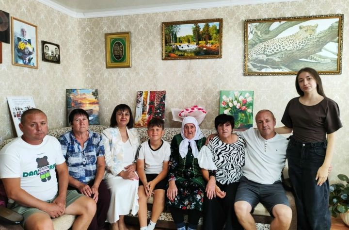 «Главное богатство – семья»: как Зульфия Суниева встретила 90-летний юбилей