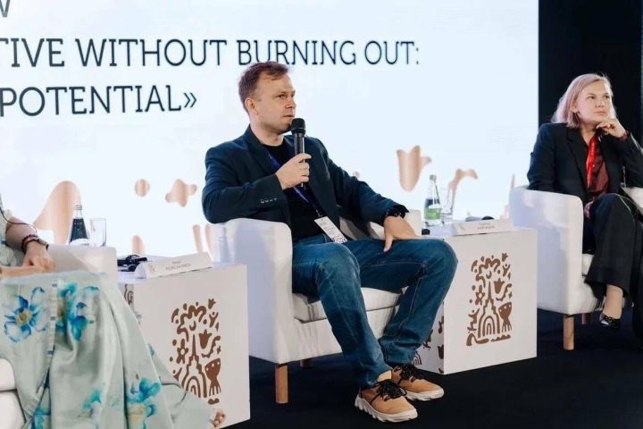 Лектор Общества «Знание» выступил на молодежном саммите в Казани