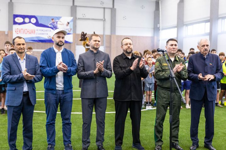 В Алексеевском районе появился новый крытый футбольный манеж