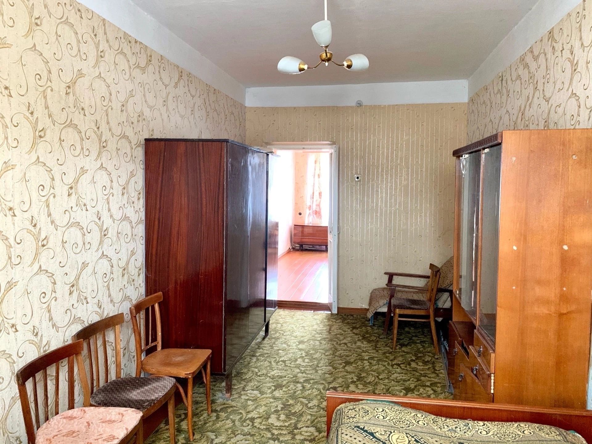 Продаётся просторная двухкомнатная квартира в пгт Алексеевское, Гагарина, 18.