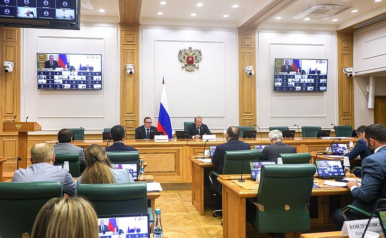 Совещание в режиме видеоконференции под председательством Андрея Кутепова с участием представителей Татарстана