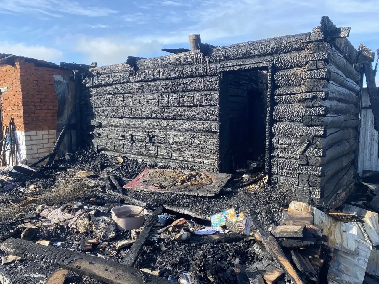 В Алексеевском районе за двое суток сгорели надворная постройка и частная баня