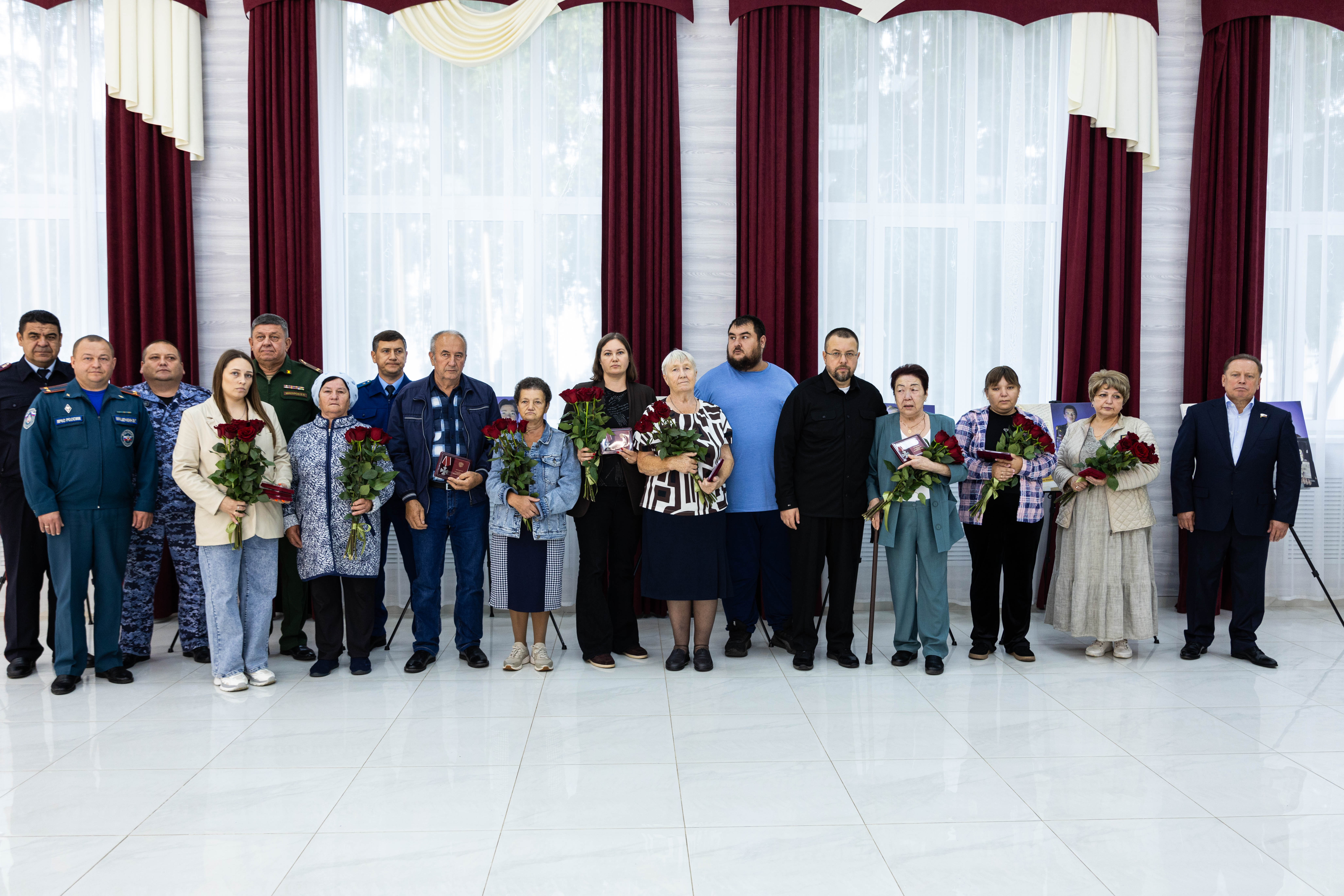 89 жителей района занесены на доску. Встречи со спортсменами, трудовыми коллективами и семьями участников СВО