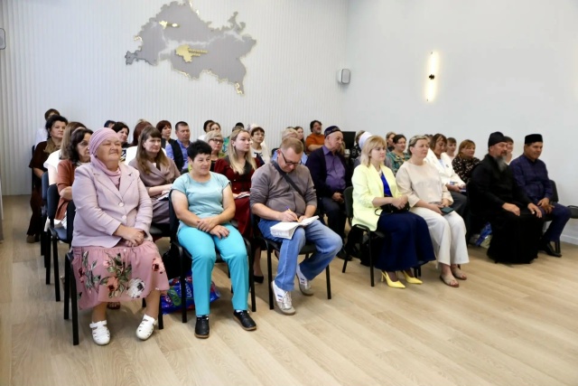 Участники круглого стола