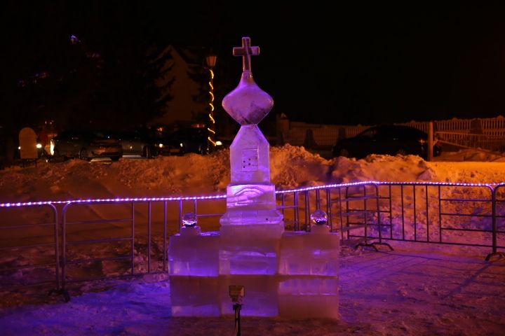 Фоторепортаж: более пятидесяти алексеевцев окунулось в купели на Ахтырском колодце