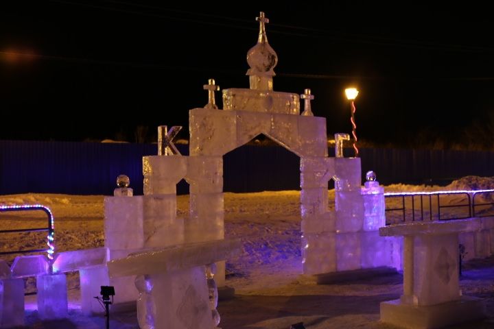 Фоторепортаж: более пятидесяти алексеевцев окунулось в купели на Ахтырском колодце