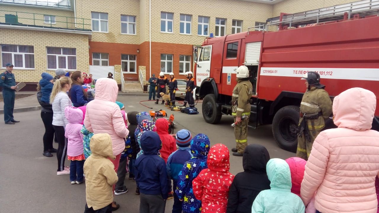 Сегодня в Алексеевском районе празднуется день пожарный охраны