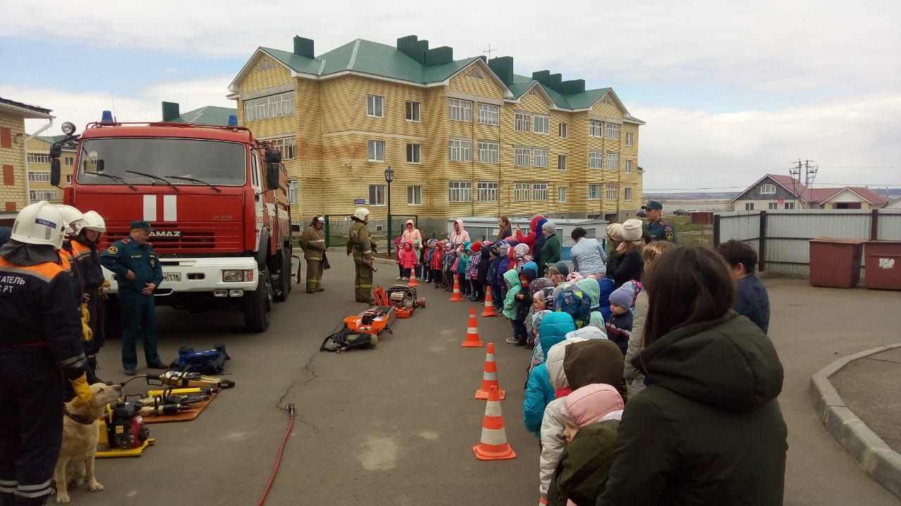 Сегодня в Алексеевском районе празднуется день пожарный охраны