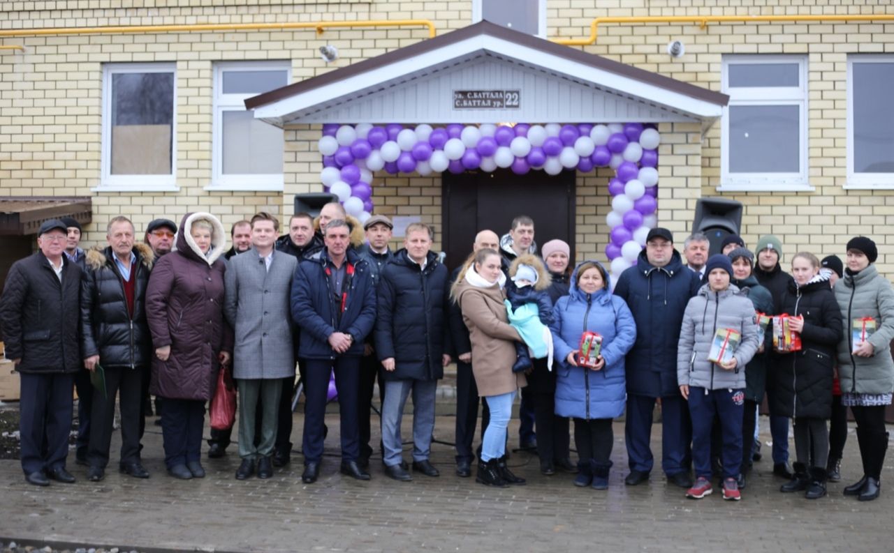 Верхняя майна. Заместитель главы Алексеевского муниципального района. Визит главы Алексеевское района РТ Донецк. Бывший глава Алексеевского района.