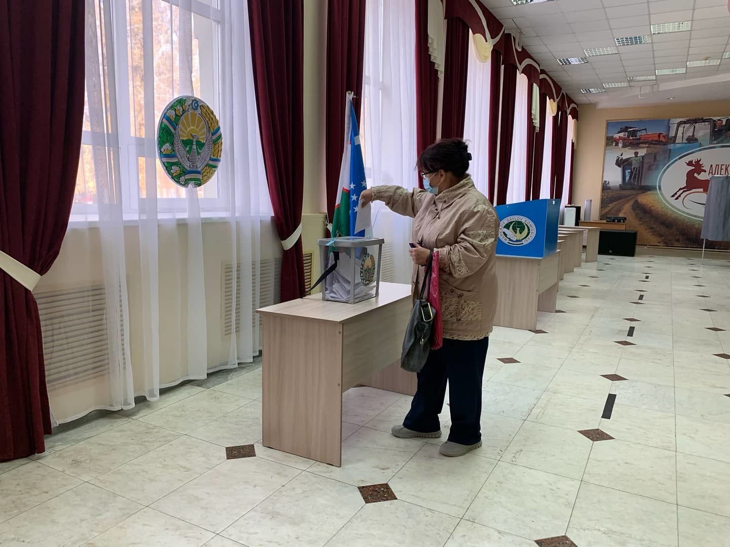 В Алексеевском состоялось досрочное голосование по выборам президента Узбекистана