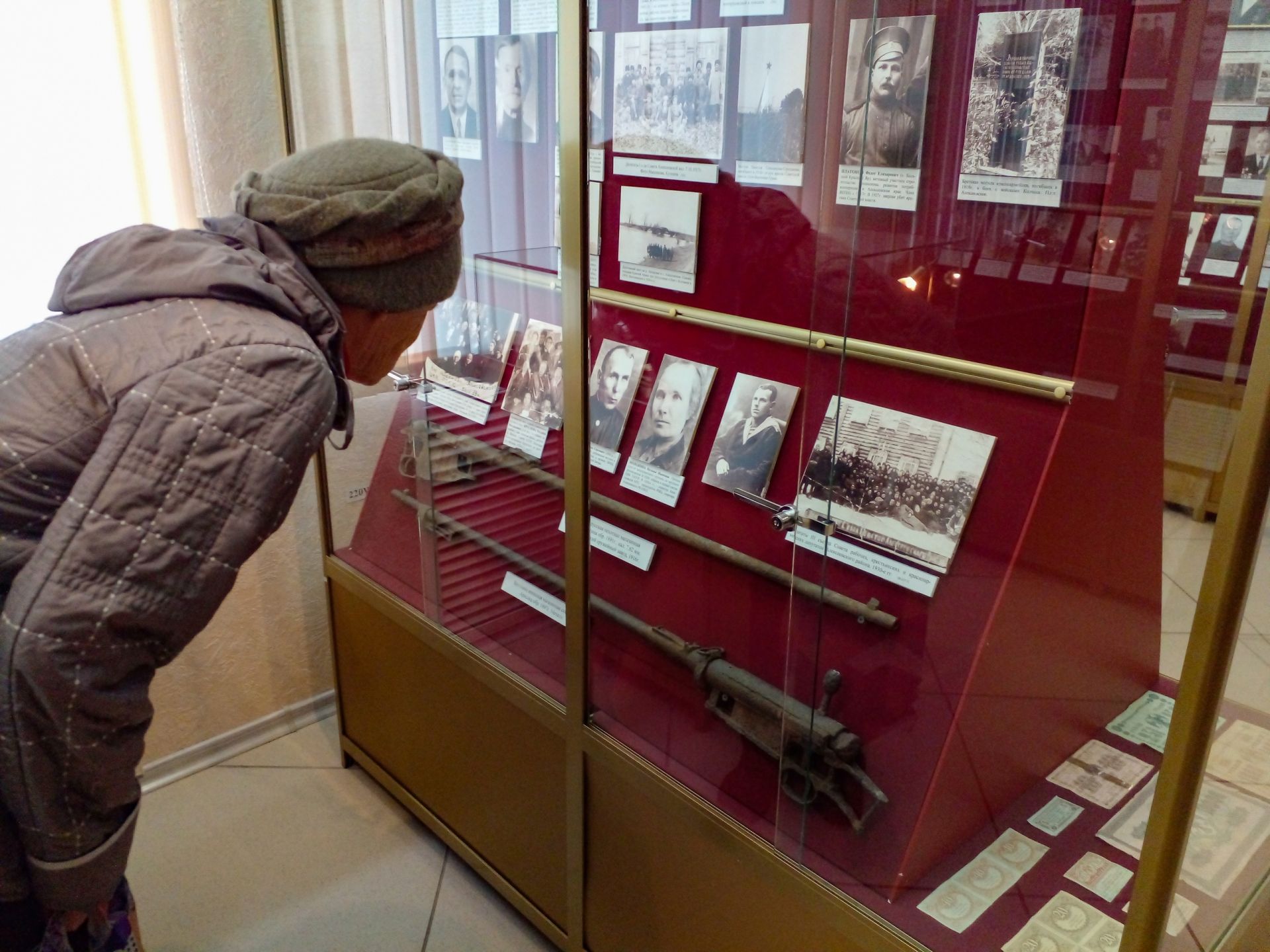 Пожилые алексеевцы и гости района бесплатно посещают музей родного края