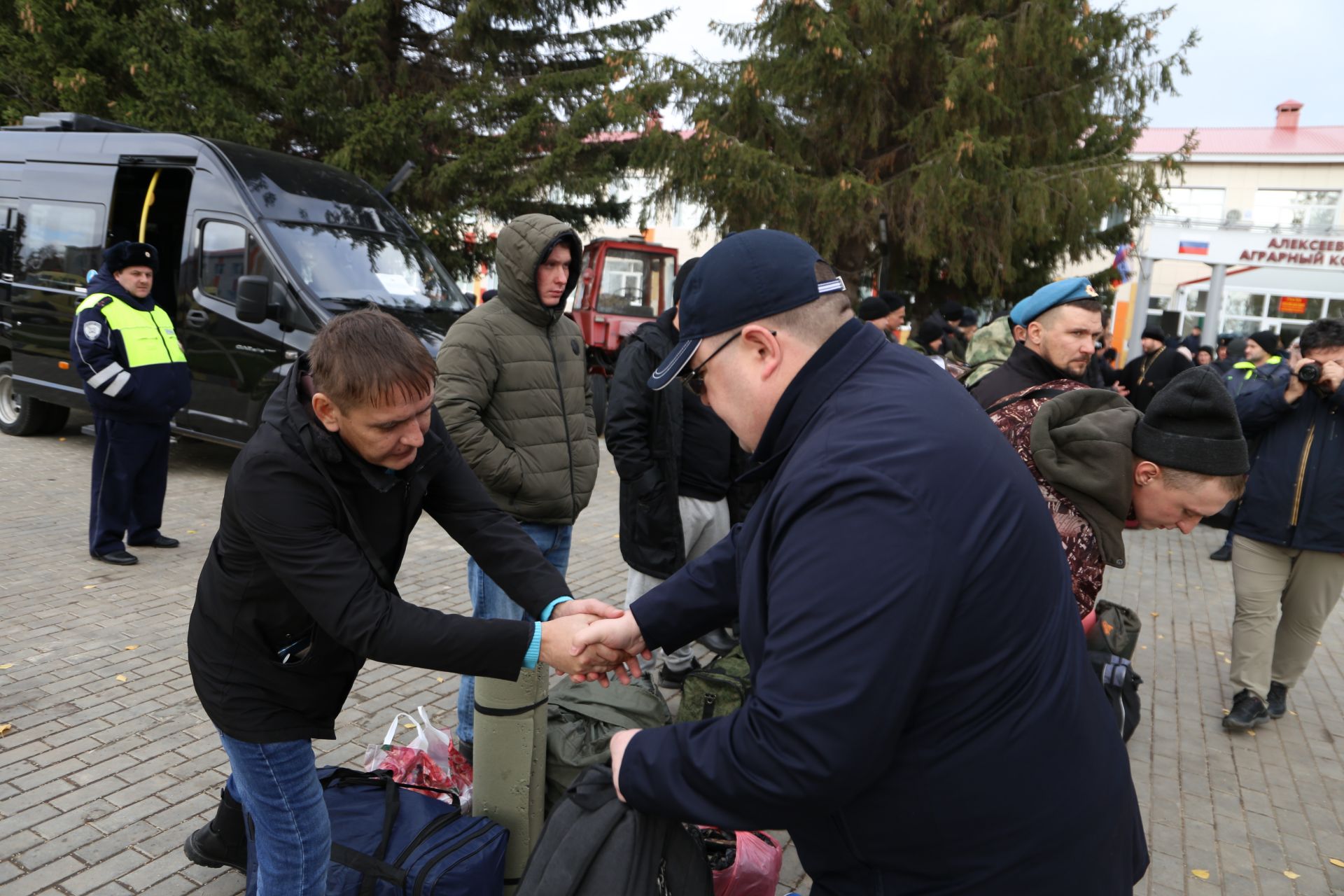 В Алексеевском проводили на учебный полигон четвертую команду мобилизованных