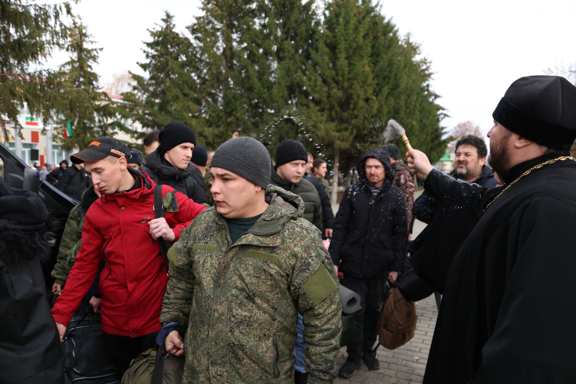 В Алексеевском проводили на учебный полигон четвертую команду мобилизованных